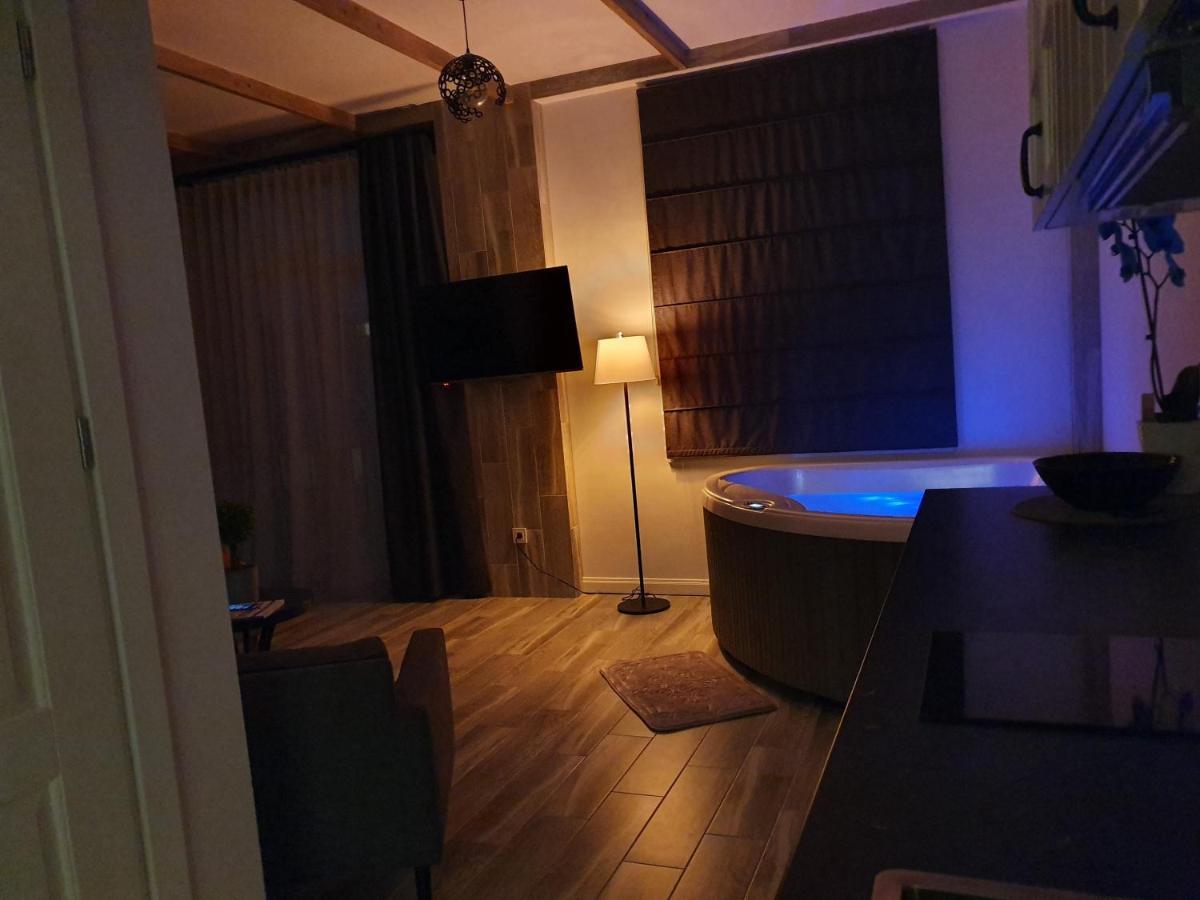 Apartamentai Su Jacuzzi Panevėžys Exterior foto